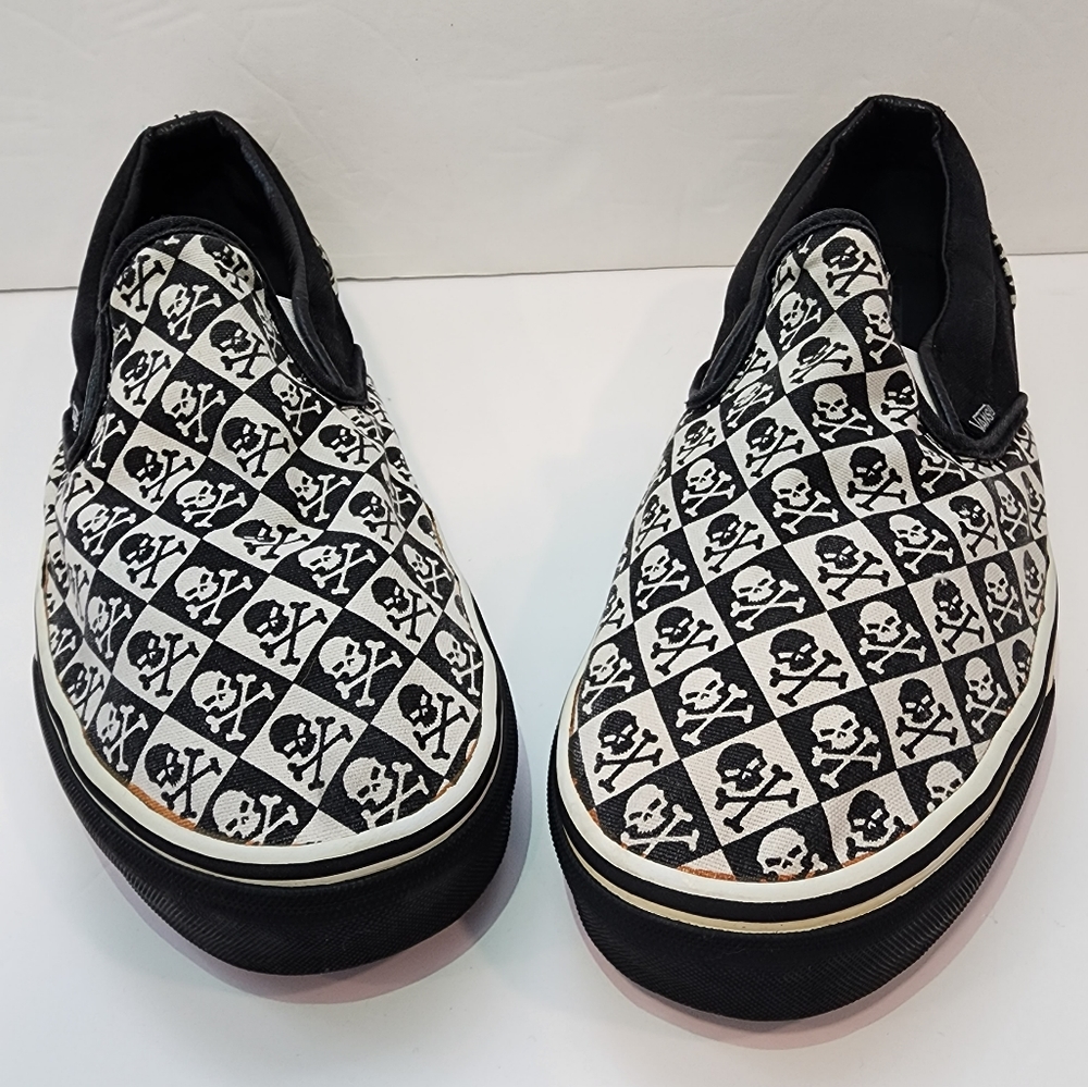 Vintage & RARE Vans Checkboard Skull and Crossbones Slip-Ons Size 10